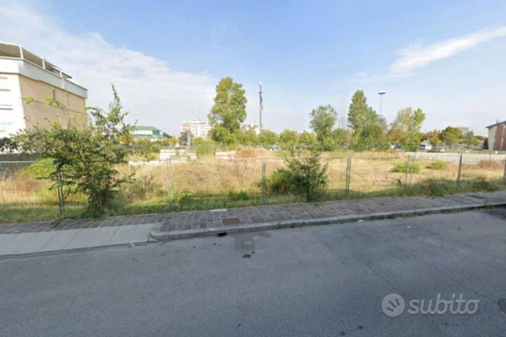Immobile in asta di 2227 m² a Forlì - Vista 2