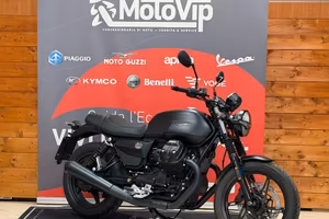 Moto Guzzi V7 Stone IV - Rate a Interessi 0