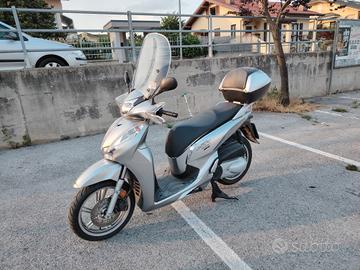 Scooter SH 300