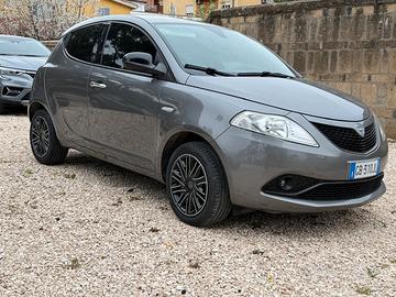 Lancia Ypsilon 1.0 FireFly 5 porte S&S Hybrid Ecoc