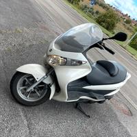 Suzuki Burgman 200