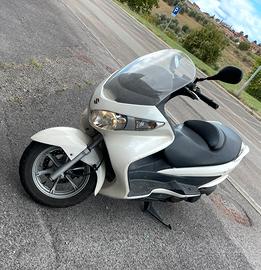 Suzuki Burgman 200