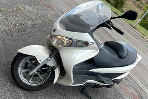 Suzuki Burgman 200