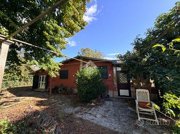 CASA INDIPENDENTE A CAVE