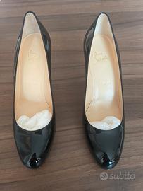 Louboutin vernice nera