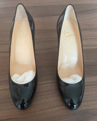 Louboutin vernice nera