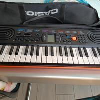 pianola Casio Sa-76 con custodia e adattatore 