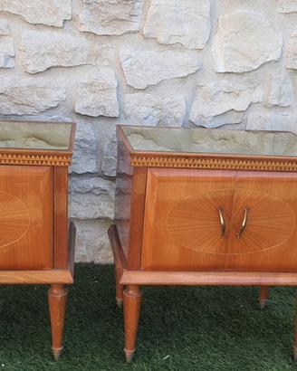 2 comodini vintage piano ripiano in vetro verde