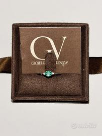 Anello con smeraldo