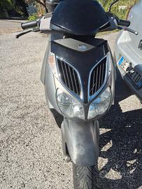 Scooter aprilia 200
