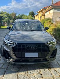 Audi Q3 2.0 (35) Tdi 150cv S-tronic Identity Black