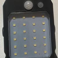 lampada led a pinza ad energia solare 