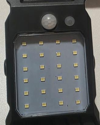 lampada led a pinza ad energia solare 