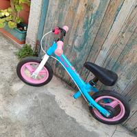 bicicletta b twin senza pedali 