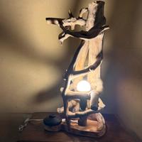 Lampada in legno fatta a mano