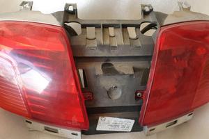 STOP FANALE POSTERIORE YAMAHA XC MBK VERSITY 300 -