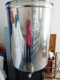 Bidone per olio con rubinetto