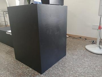 Cubo in legno nero  utilizzo negozio