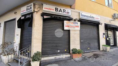 NEGOZIO A NAPOLI