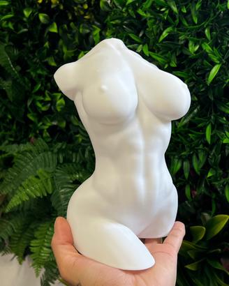 Statuetta donna formosa