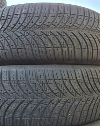 2 Pneumatici 215/60 R17 Goodyear Vector 4 Season G