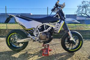 Husqvarna  701 Supermoto anno 2019