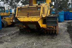 Compattatore bomag per rifiuti con lama