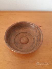 vecchia ciotola in  rame dal Libano