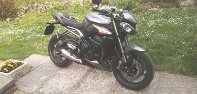 Triumph Street Triple 765 RS aprile '25