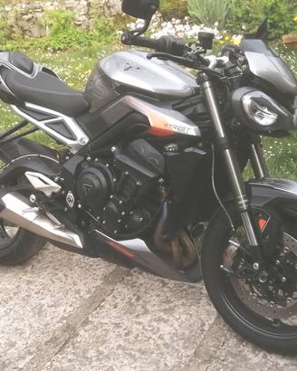 Triumph Street Triple 765 RS aprile '25