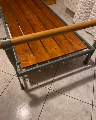 Due letti  singoli +comodino