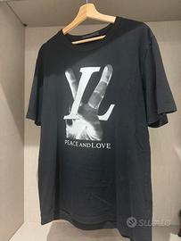 T-shirt  Louis Vuitton “Peace and Love”