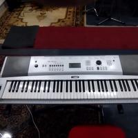 Piano yamaha dgx 220