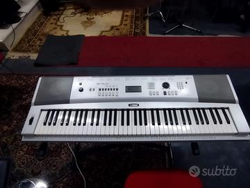Piano yamaha dgx 220