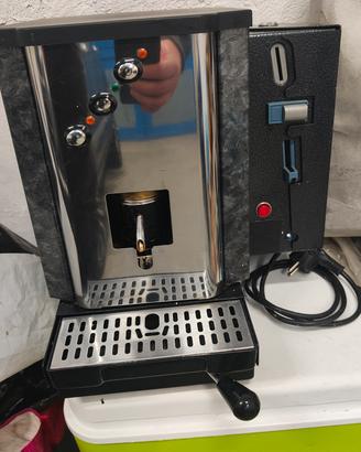 Macchina caffè con gettoniera 