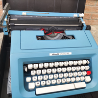 Macchina da scrivere Olivetti