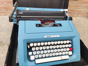 Macchina da scrivere Olivetti