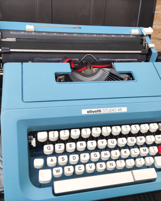 Macchina da scrivere Olivetti