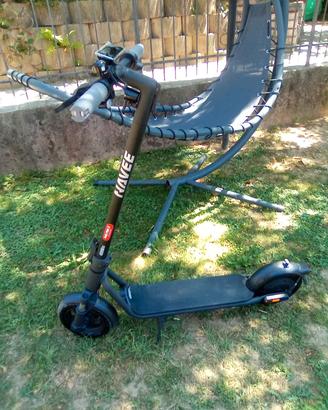monopattino elettrico navee