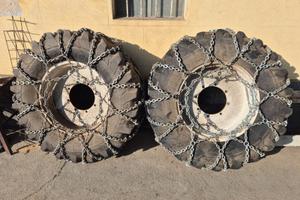Ruote trattore con cerchioni e catene