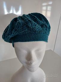 berretto da donna fatto a mano in lana seta 
