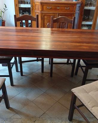 Tavola  di legno con 6 sedie