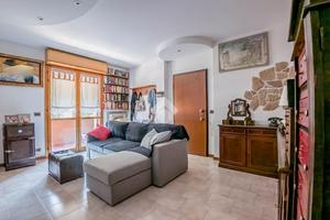 4 LOCALI A MONTE SAN PIETRO