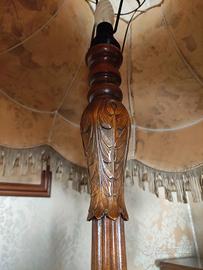 Lampada in legno massello