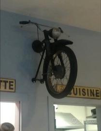 Moto arredamento pub