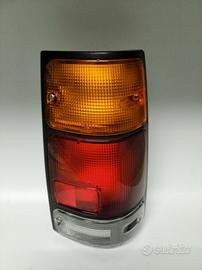 FARO POSTERIORE DESTRO IKI 4446 OEM ISUZU PICKUP-T