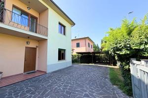 Appartamento di 120 m² con 5 locali e box auto dop