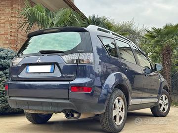 Mitsubishi Outlander 2.0 DI-D Instyle 4x4 7 POSTI