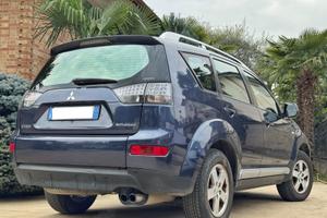Mitsubishi Outlander 2.0 DI-D Instyle 4x4 7 POSTI