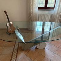 Tavolo Valentinox di Cattelan